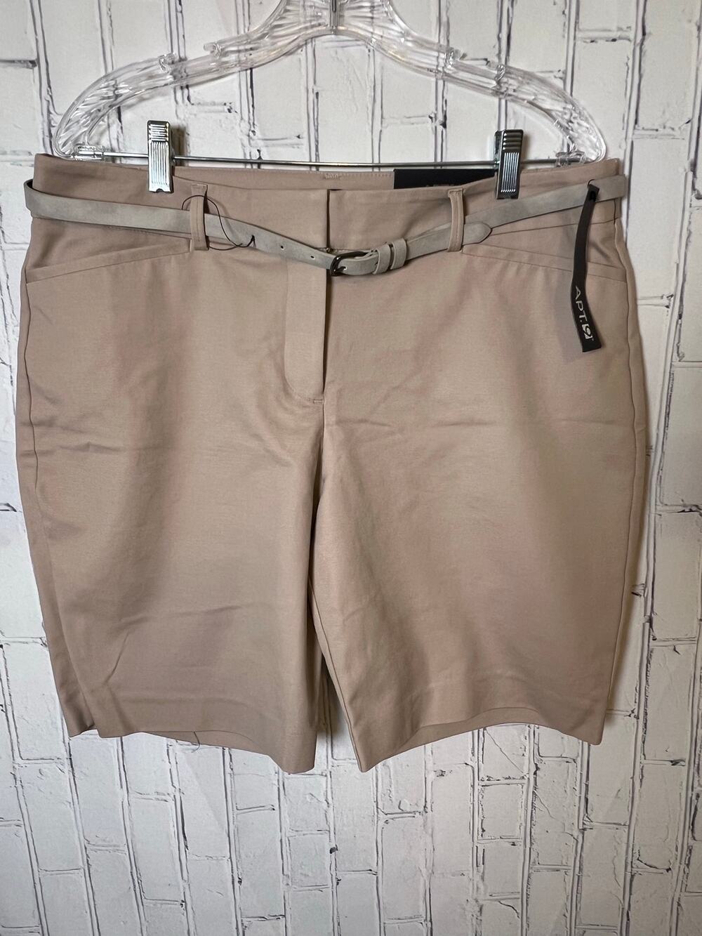 Apt. 9 Women’s Bermuda Shorts Size 14 Cobblestone Beige Mid Rise Belted NWT